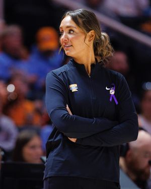 Image post by @ladyvol_hoops on Instagram