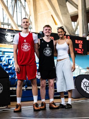 Image post by @itchenbball on Instagram