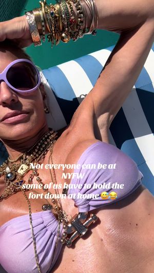 Video post by @shop.with.caroline on TikTok