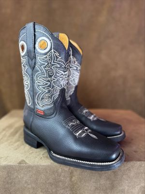 Image post by @RubioRanchwear on Facebook