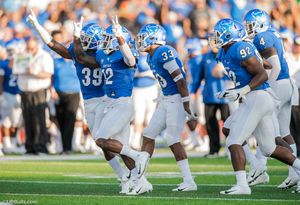Image post by @UBFootball on Twitter