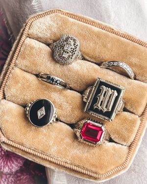 Image post by @maejeanvintage on Instagram