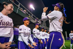 Image post by @uwsoftball on Instagram