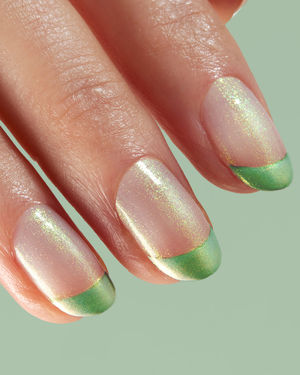 Image post by @sally_hansen on Instagram