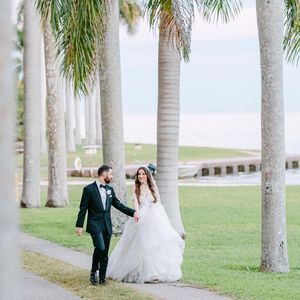 Image post by @deeringestate on Instagram