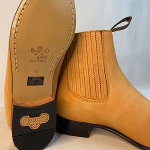 Image post by @RubioRanchwear on Facebook