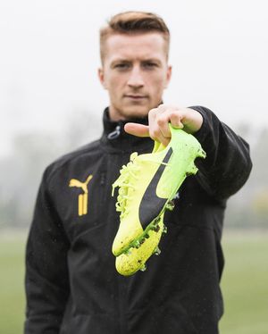 Image post by @soccerdotcom on Instagram