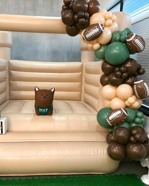 Image post by @winnerpartywholesale on Instagram