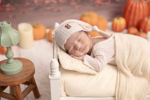 Image post by @newbornbabyphotographystudio on Instagram