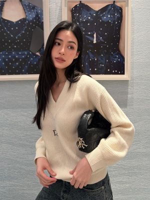 Image post by @ellemenhk on Instagram