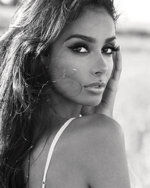 Image post by @parissolati on Instagram