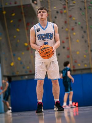 Image post by @itchenbball on Instagram