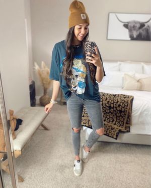 Image post by @sabrinanoellee on Instagram