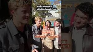 Video post by @apopofficial on YouTube