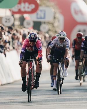 Image post by @wmncycling on Instagram