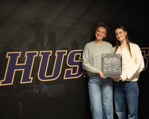 Image post by @uwvolleyball on Instagram