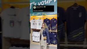 Video post by @snapbacksports1 on YouTube