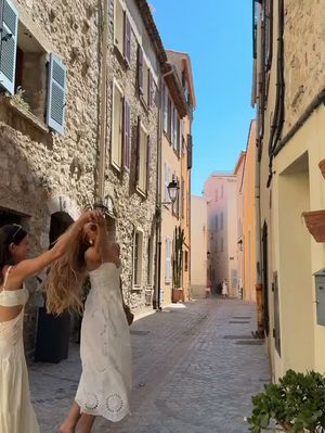 Image post by @lulus on Instagram