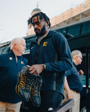 Image post by @etsumensbasketball on Instagram