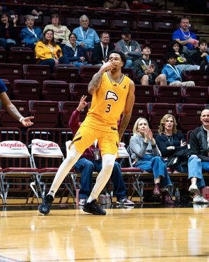 Image post by @winthrop_mbb on Instagram