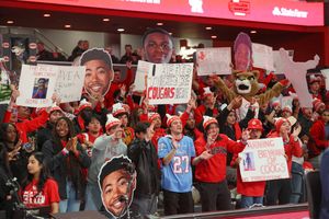 Image post by @UHCougarMBK on Twitter