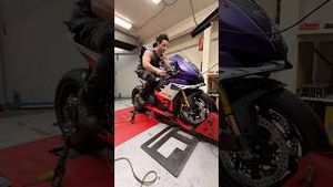 Video post by @supercarblondie on YouTube