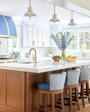 Image post by @julieneilldesigns on Instagram