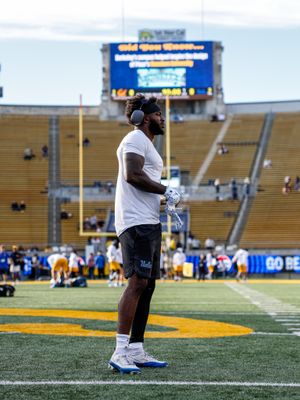 Image post by @uclafootball on Instagram