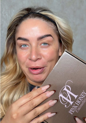 Video post by @beckymorganmakeup on TikTok