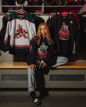 Image post by @ArizonaCoyotes on Twitter/X