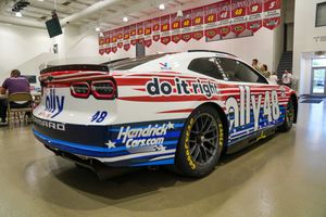Image post by @NASCARNation on Twitter