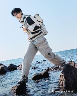 Image post by @esquire.korea on Instagram