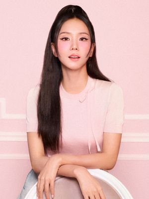 Image post by @ellemenhk on Instagram
