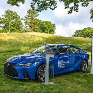 Image post by @Lexus on Twitter