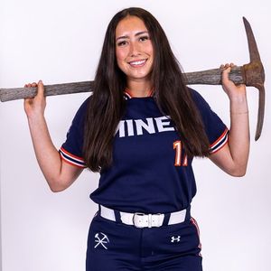 Image post by @MinesSoftball on Twitter