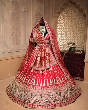 Image post by @ambika_fashion_kolkata on Instagram