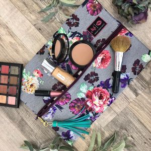 Image post by @shopfillyflair on Instagram