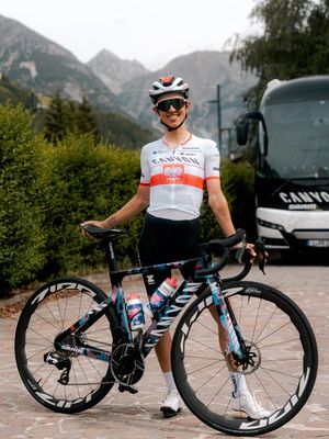Image post by @wmncycling on Instagram