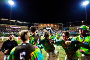 Image post by @bluewahoosbball on Instagram