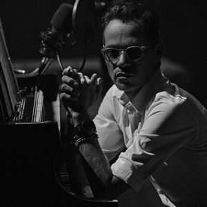 Image post by @MarcAnthony on Twitter