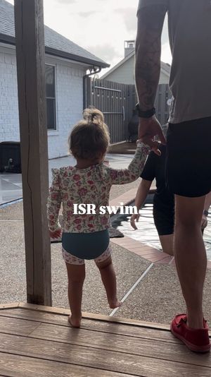 Video post by @sabrinanoellee on Instagram