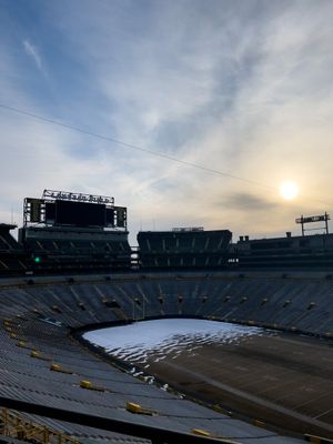Image post by @LambeauField on Twitter