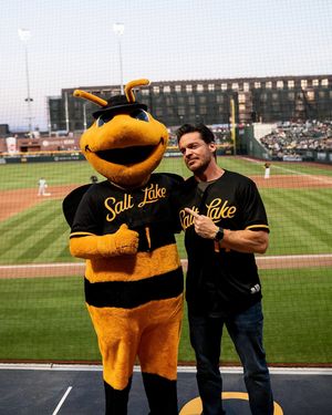 Image post by @saltlakebees on Instagram