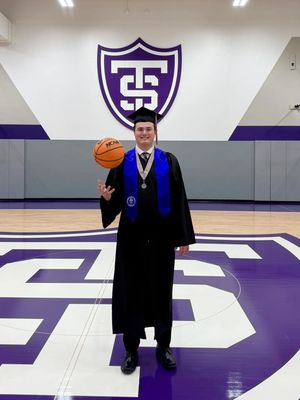 Image post by @tommiehoops on Instagram