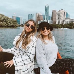Image post by @retroboatrentalsatx on Facebook