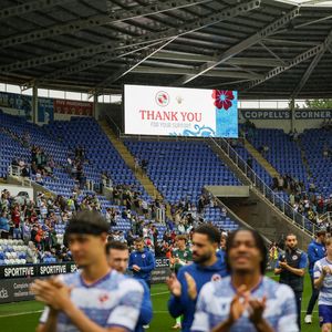 Image post by @readingfc on Instagram