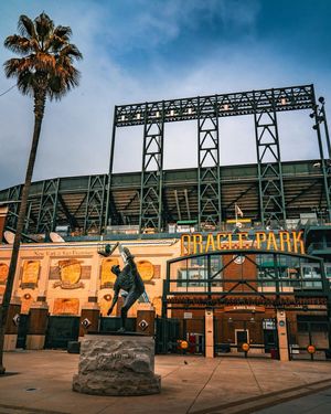 Image post by @onlyinsf on Instagram