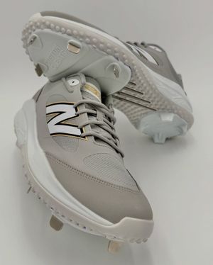 Image post by @customcleats on Instagram