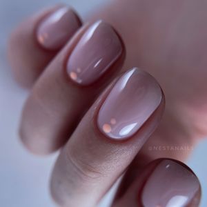 Image post by @nestanails on Instagram
