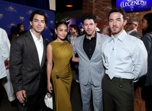 Image post by @people on Instagram